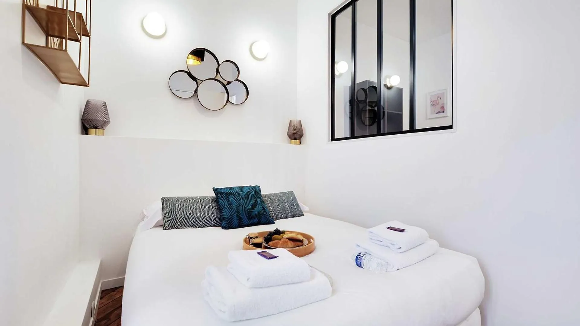 Chic Parisian Retreat Alexandre Dumas 2C Daire