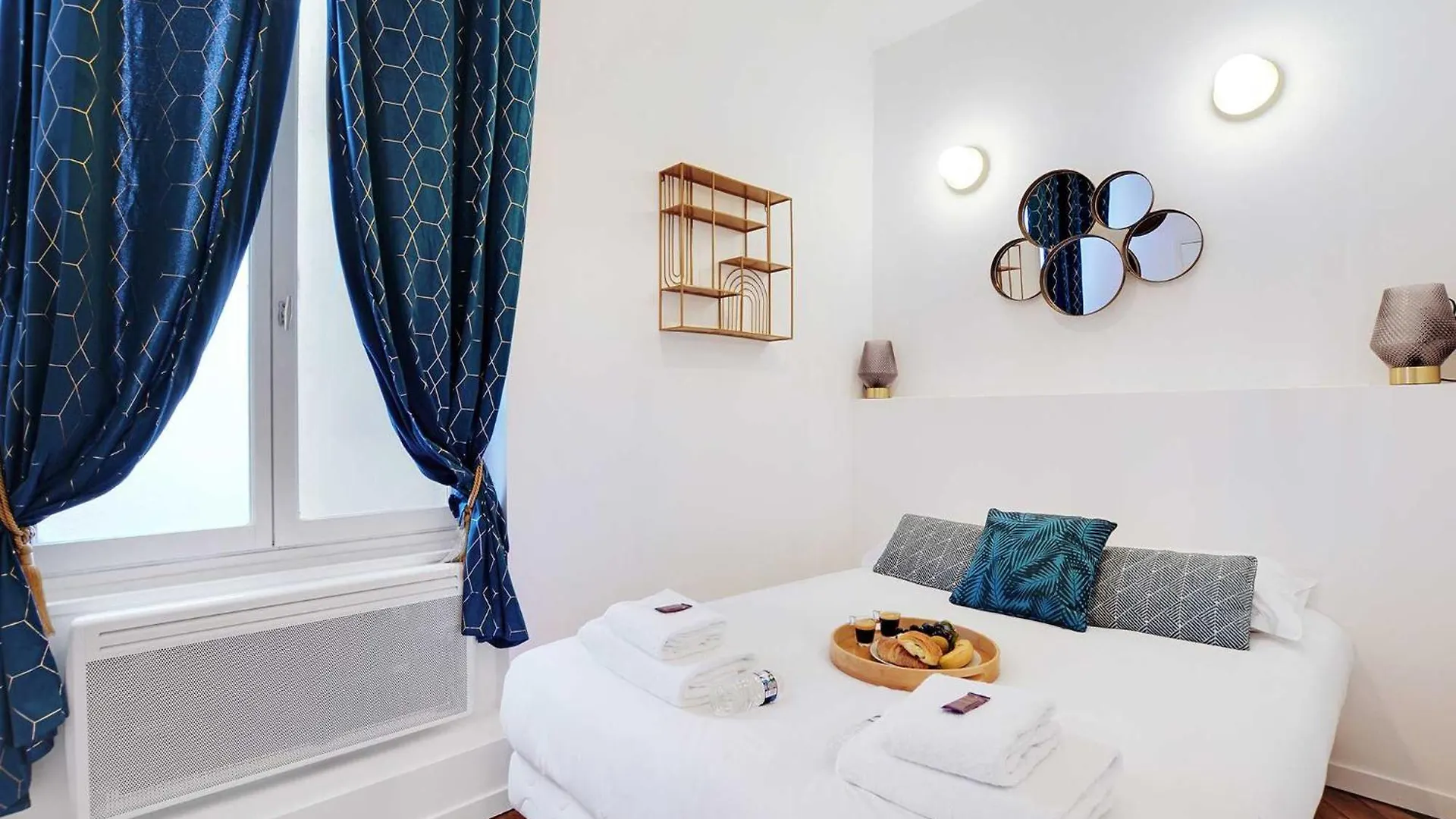 Chic Parisian Retreat Alexandre Dumas 2C Daire 0*, Paris
